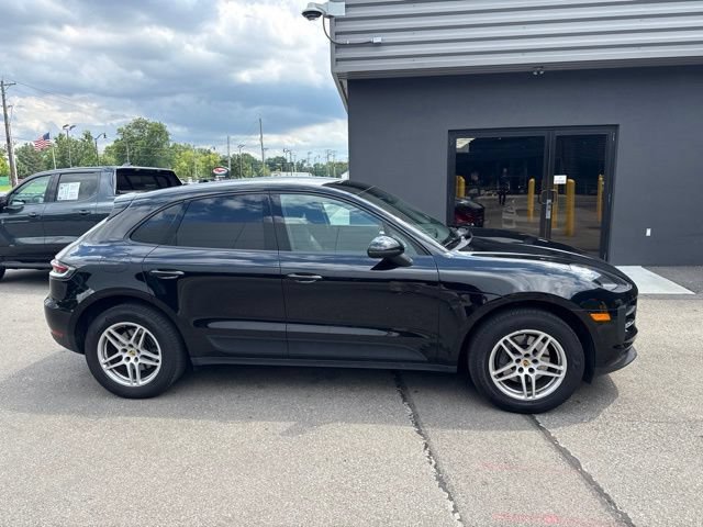 Used 2019 Porsche Macan AWD/4WD image 2