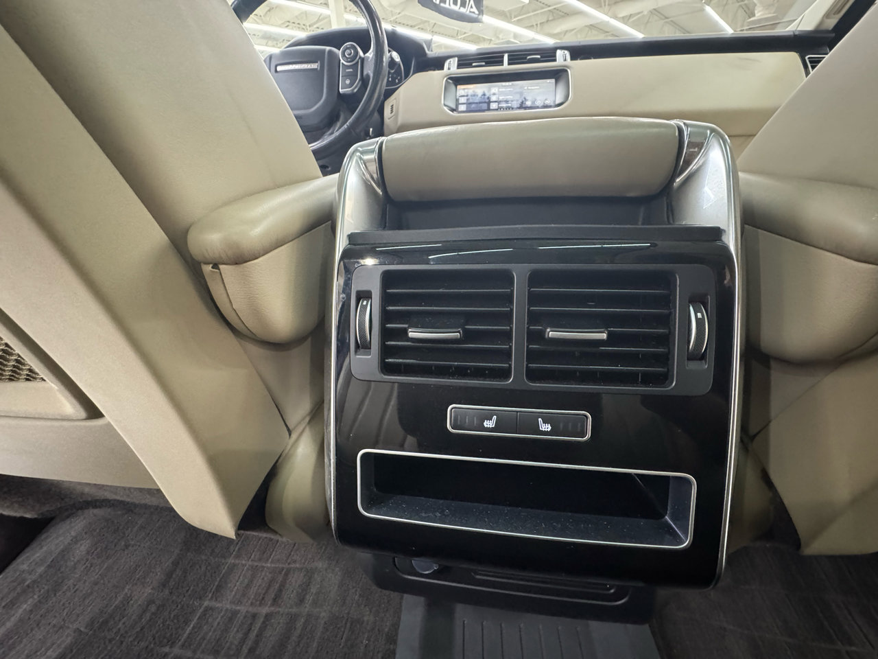 Used 2017 Land Rover Range Rover Sport HSE image 35