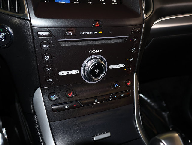 Used 2018 Ford Edge Titanium w/ Equipment Group 302A AWD/4WD image 21