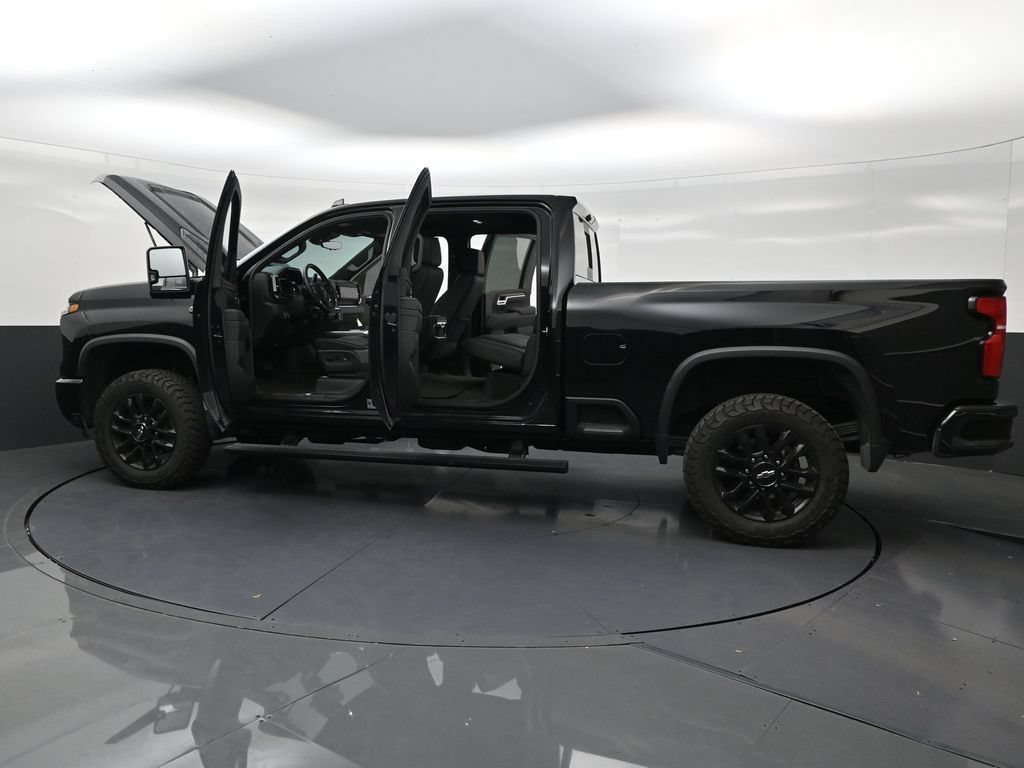 Used 2025 Chevrolet Silverado 2500 High Country w/ High Country Premium Package AWD/4WD image 30