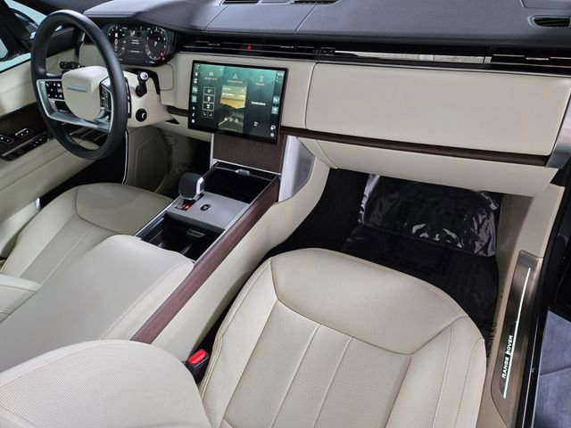 Used 2025 Land Rover Range Rover Long Wheelbase SE image 23