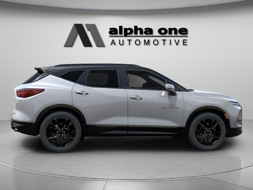 New 2026 Chevrolet Blazer RS w/ LPO, Floor Liner Package FWD image 5