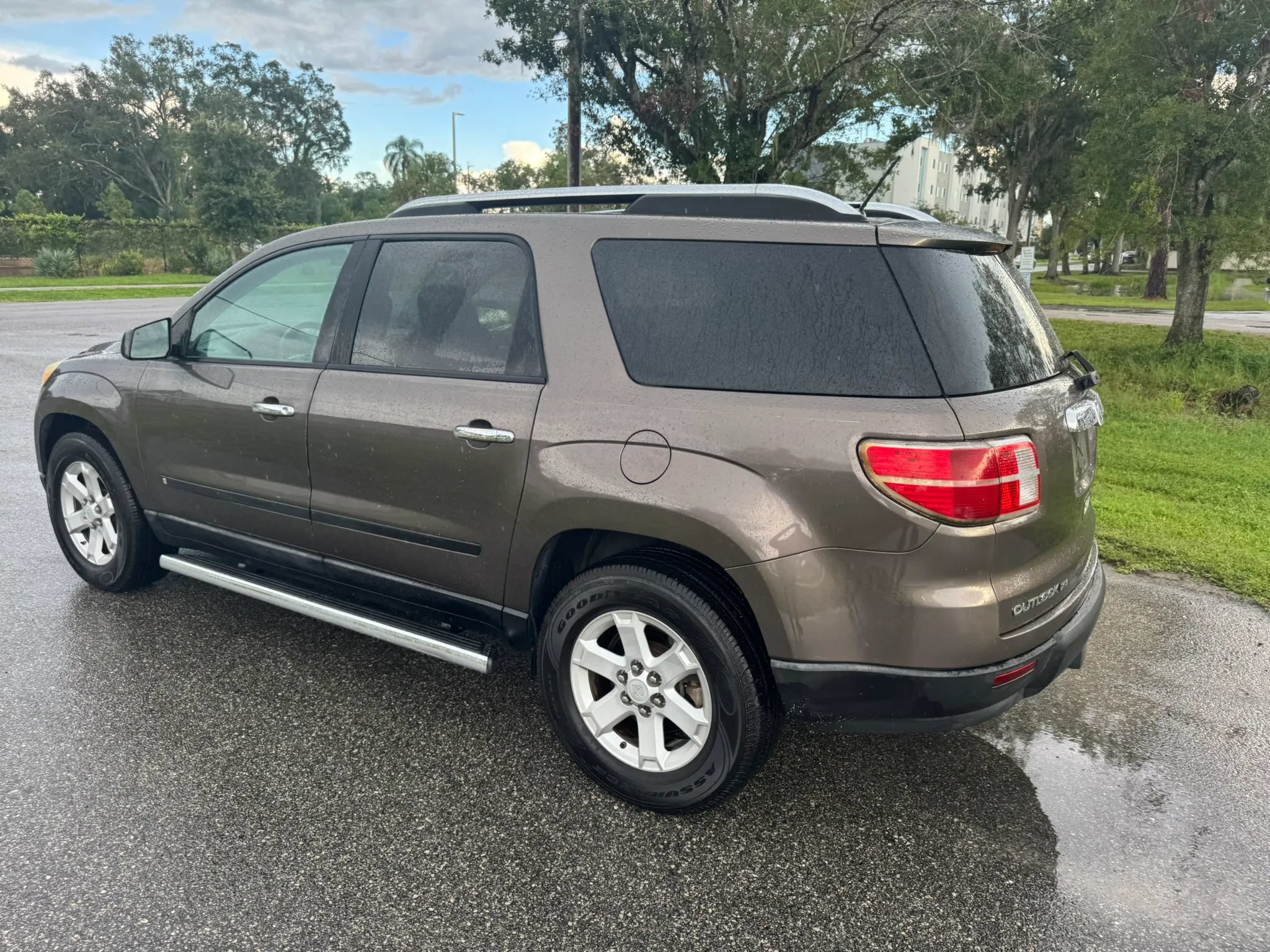 Used 2007 Saturn Outlook XE w/ Preferred Pkg FWD image 8