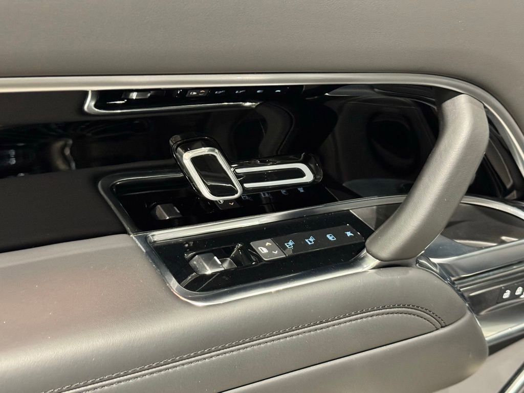 Used 2024 Land Rover Range Rover SE image 30