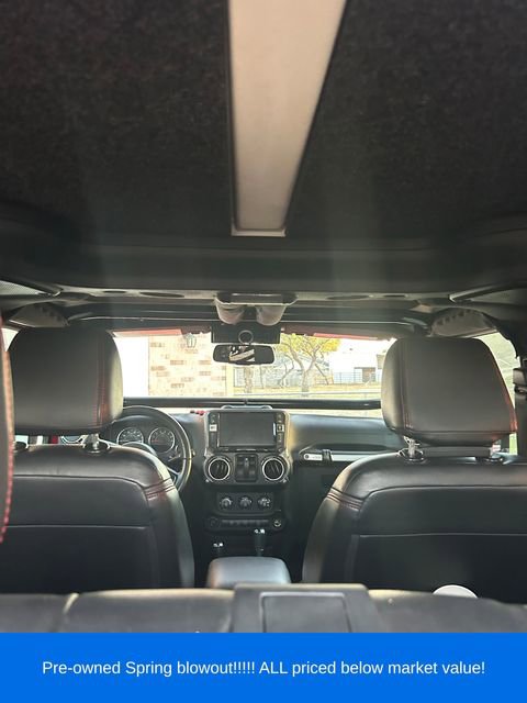 Used 2018 Jeep Wrangler Rubicon w/ Cold Weather Group AWD/4WD image 16