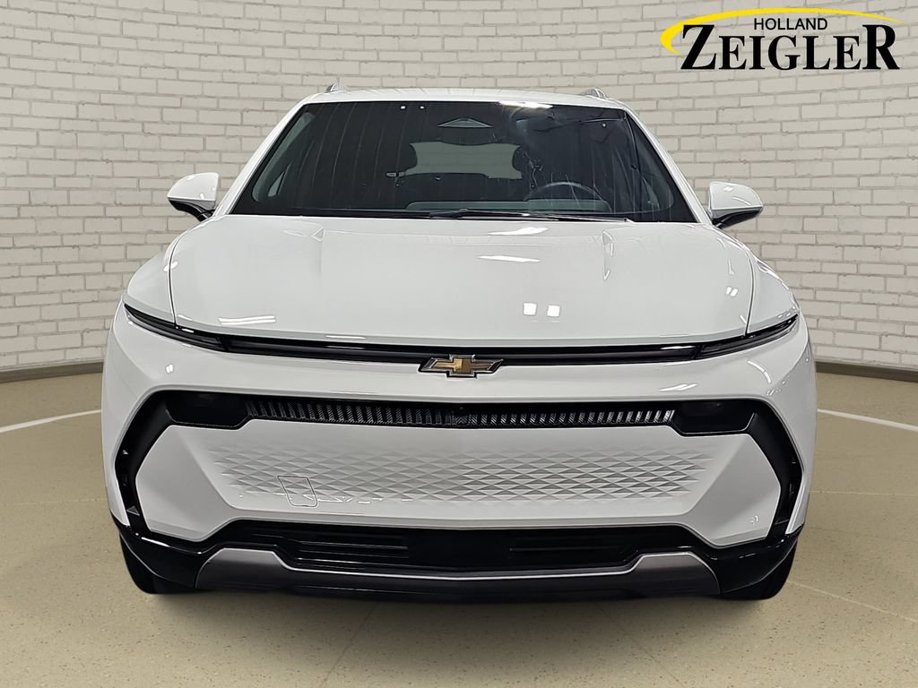 Used 2025 Chevrolet Equinox EV LT w/ LPO, All-Weather Mat Package FWD image 2