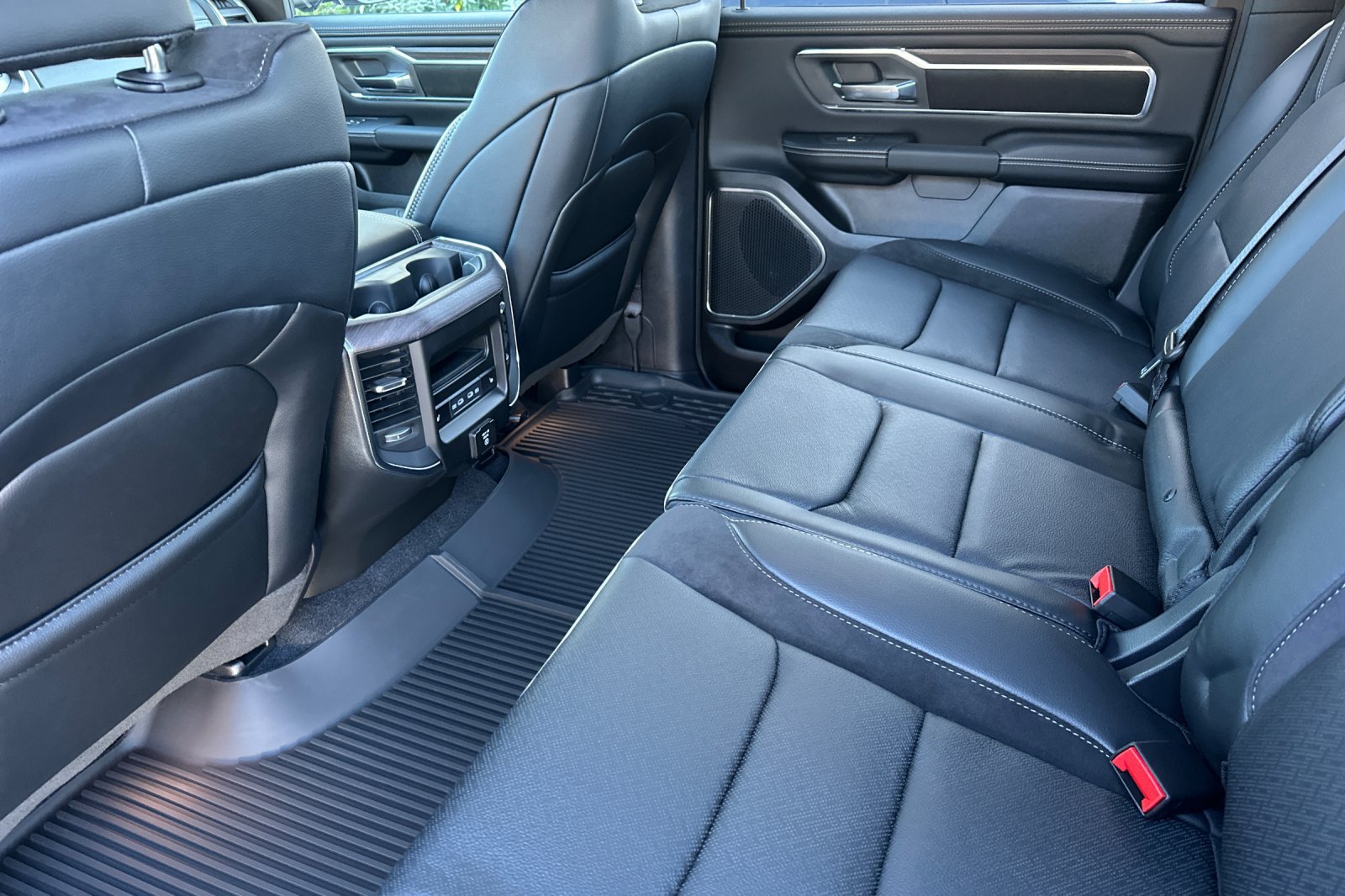 New 2027 RAM 1500 Laramie AWD/4WD image 12