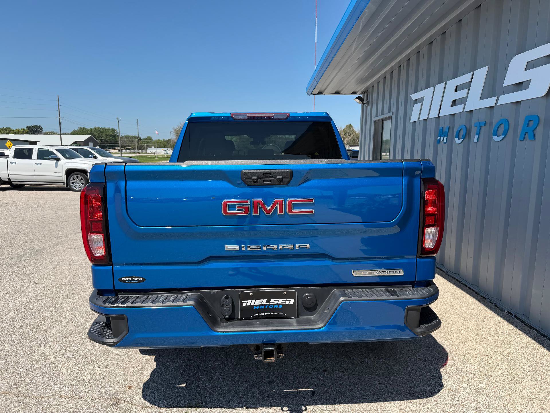 Used 2022 GMC Sierra 1500 Elevation AWD/4WD image 7