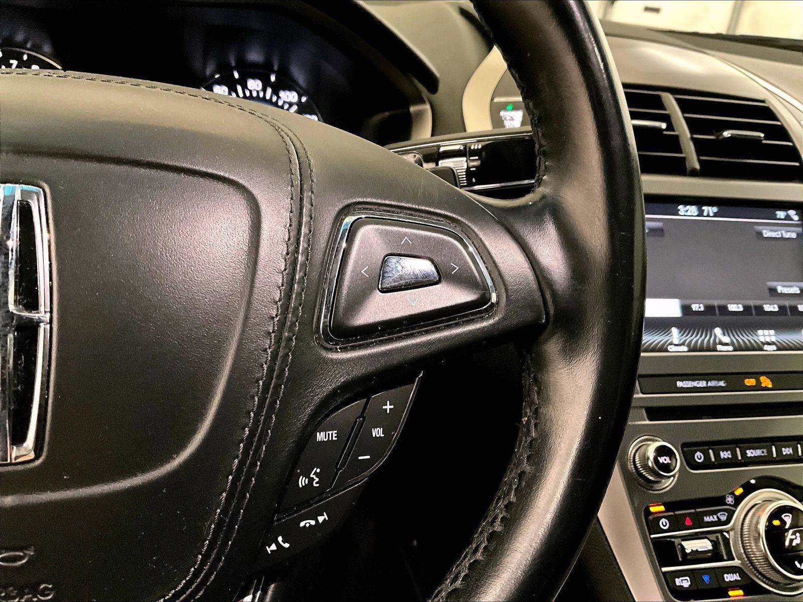 Used 2017 Lincoln MKZ Premiere image 19