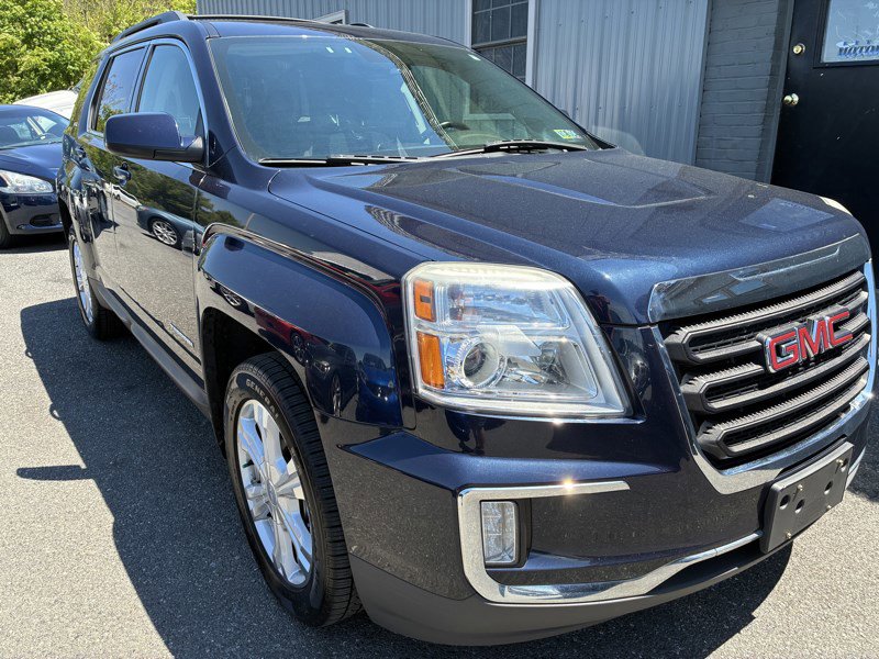 Used 2017 GMC Terrain SLE w/ Convenience Package AWD/4WD image 3