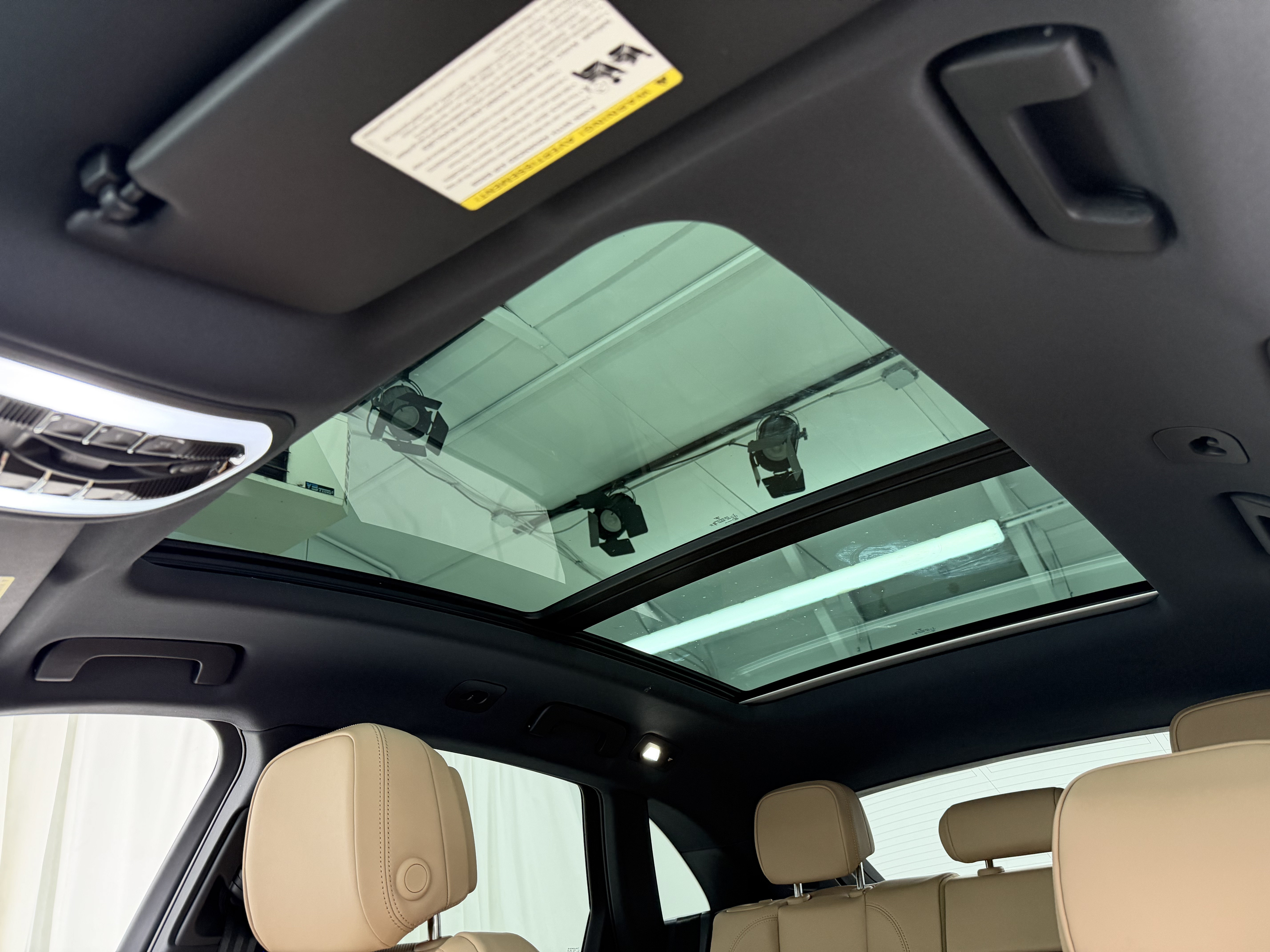Certified 2026 Porsche Macan AWD/4WD image 33