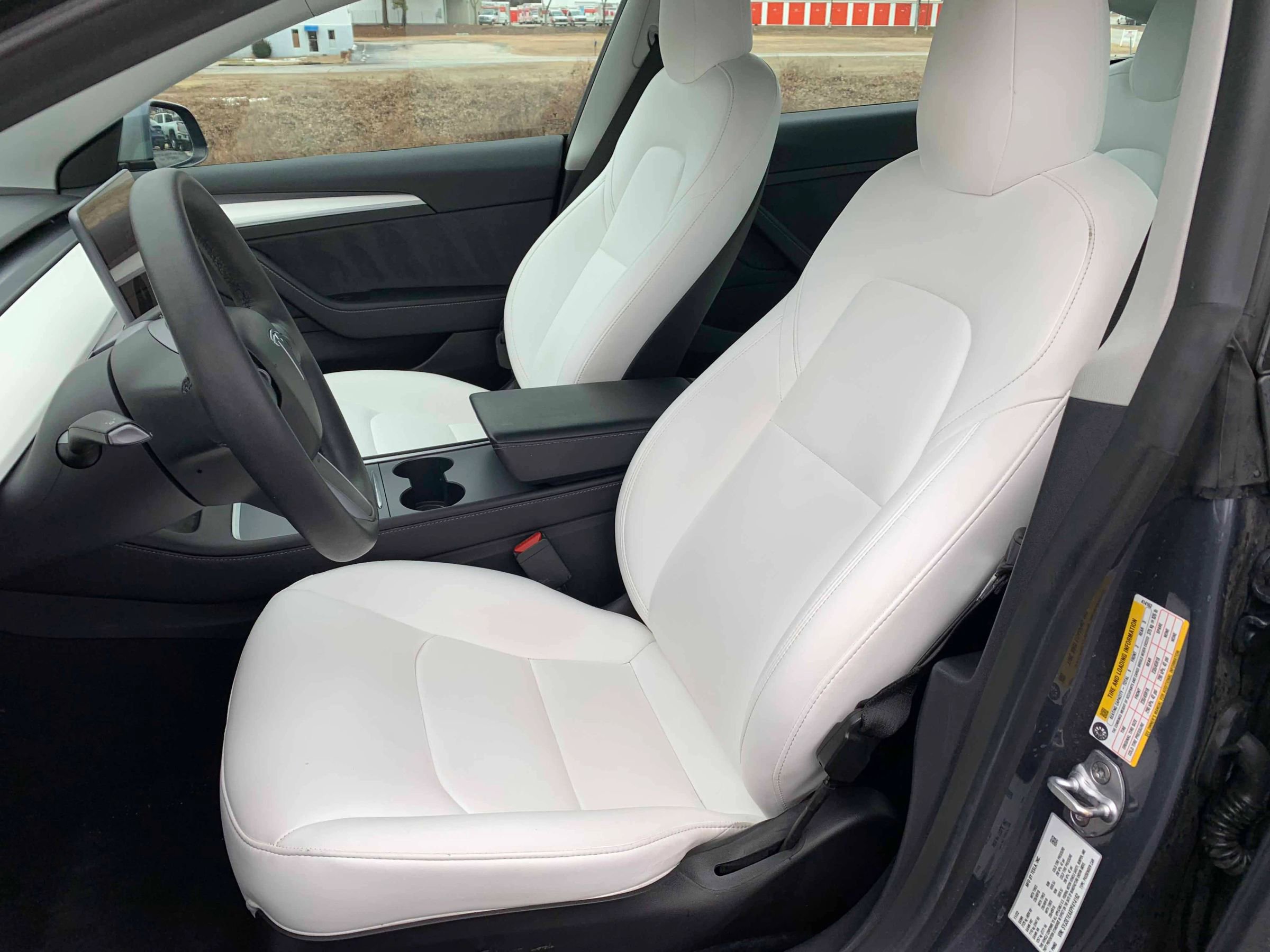 Used 2023 Tesla Model 3 Standard Range image 2