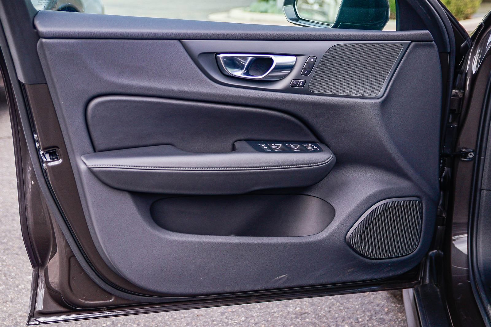 Used 2025 Volvo V60 B5 Cross Country Plus image 22