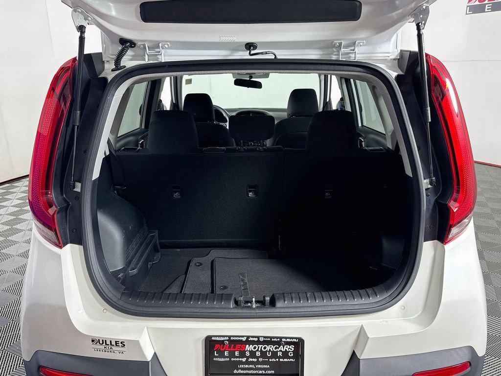 Used 2022 Kia Soul LX FWD image 23