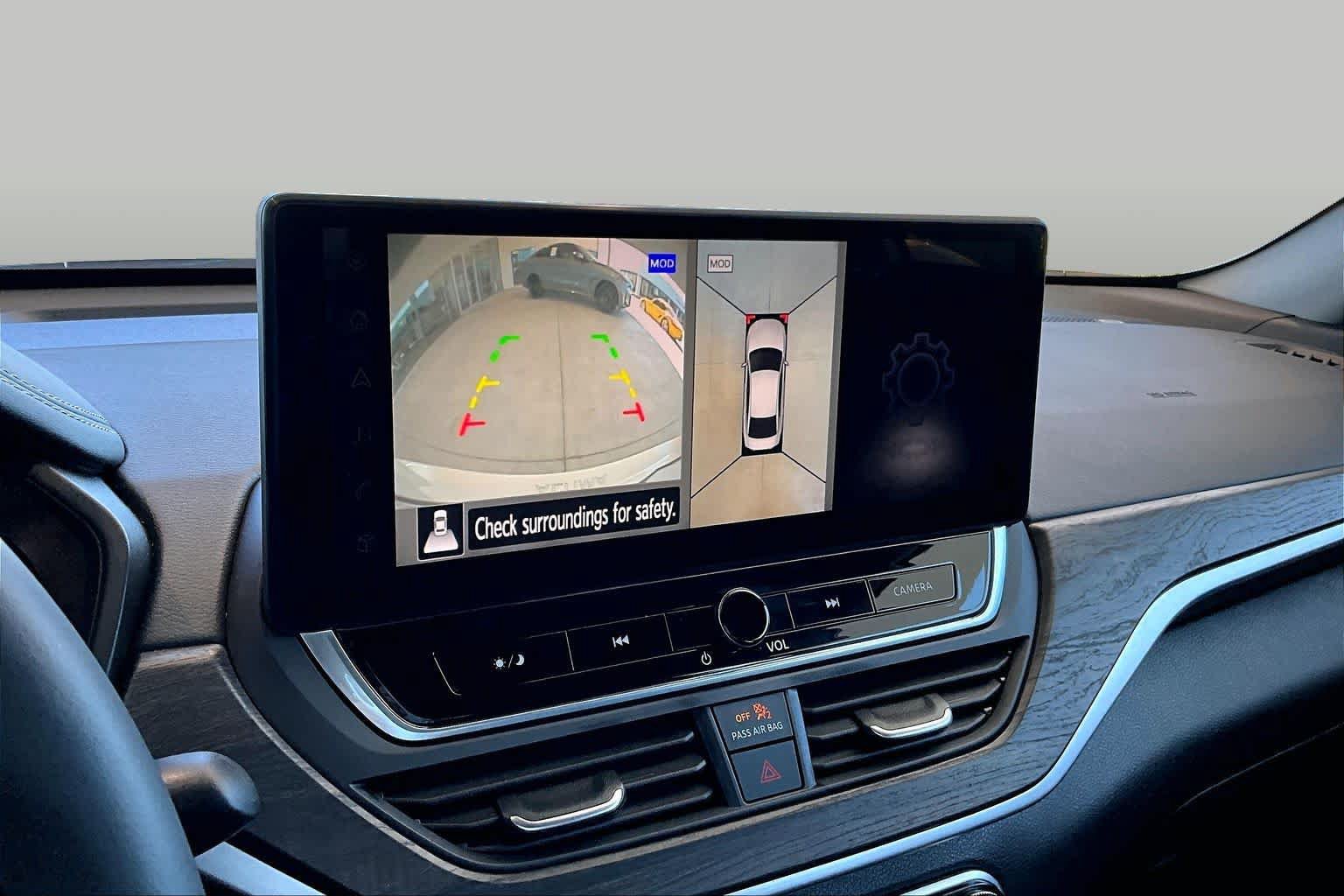 Used 2025 Nissan Altima 2.5 SL FWD image 28