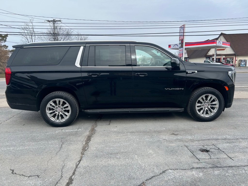 Used 2022 GMC Yukon XL SLE image 8