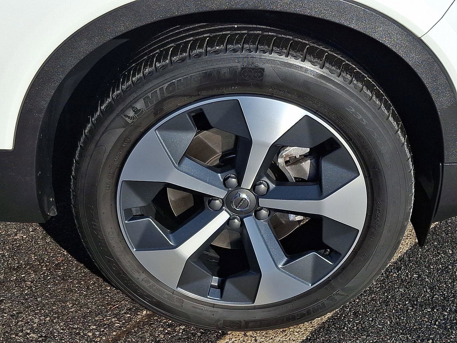 Certified 2023 Volvo XC40 B4 Plus w/ Climate Package image 8