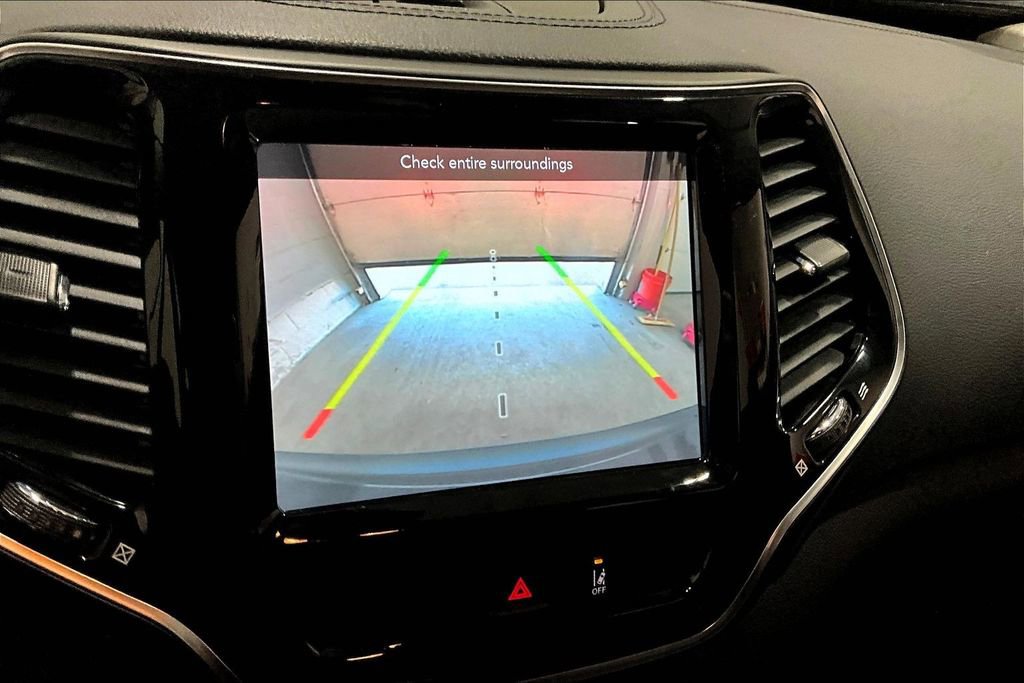 Used 2022 Jeep Cherokee Limited AWD/4WD image 14