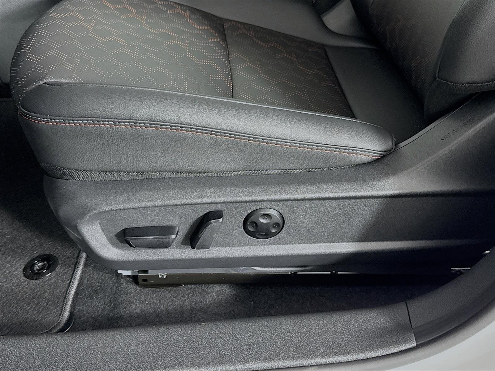 New 2026 Nissan Sentra SR w/ SR Premium Package FWD image 20