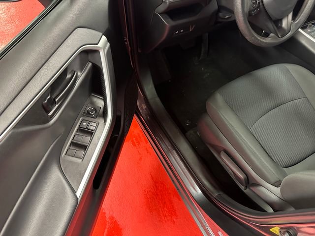 Used 2023 Toyota RAV4 LE AWD/4WD image 9