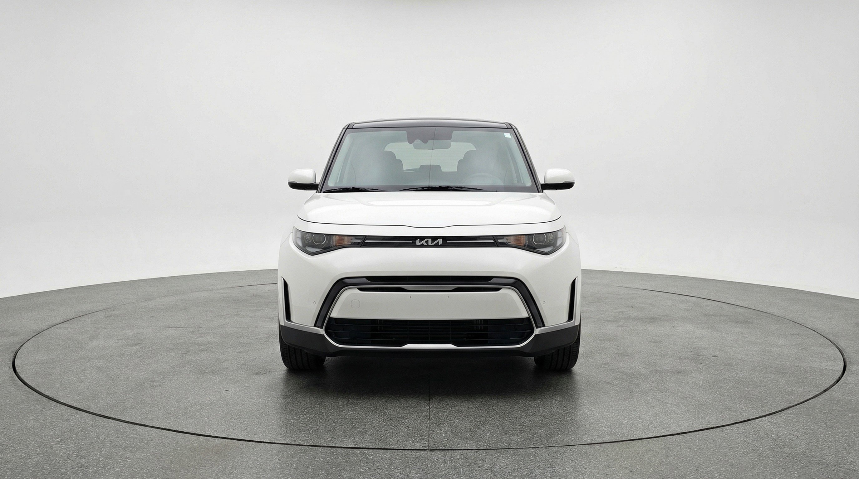 Used 2025 Kia Soul LX w/ LX Technology Package image 2