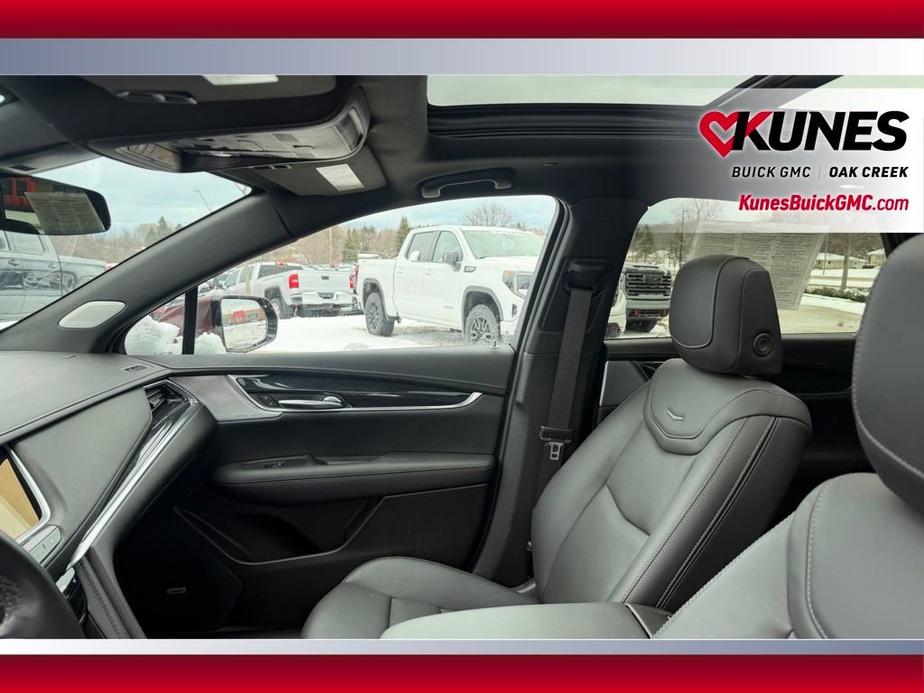 Used 2023 Cadillac XT5 Premium Luxury image 11