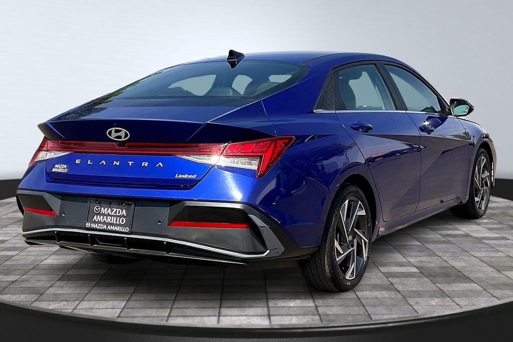 Used 2024 Hyundai Elantra Limited image 7