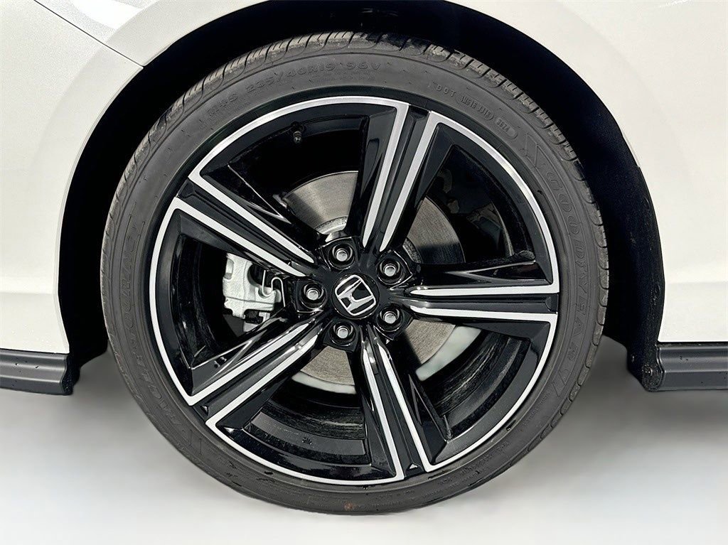 Used 2025 Honda Accord Sport image 16