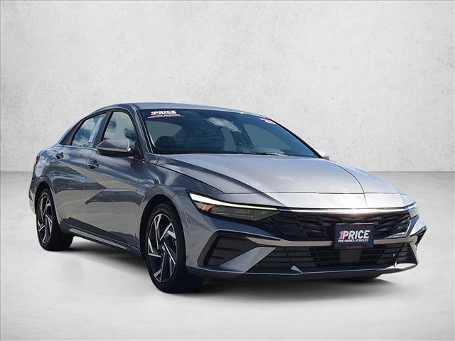 Used 2025 Hyundai Elantra SEL FWD image 3