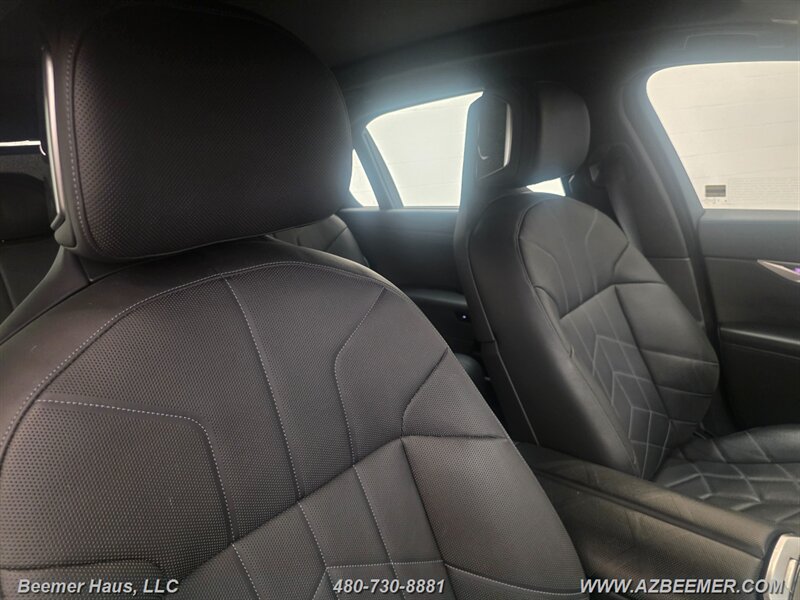 Used 2024 BMW i7 xDrive60 w/ M Sport Package RWD image 37