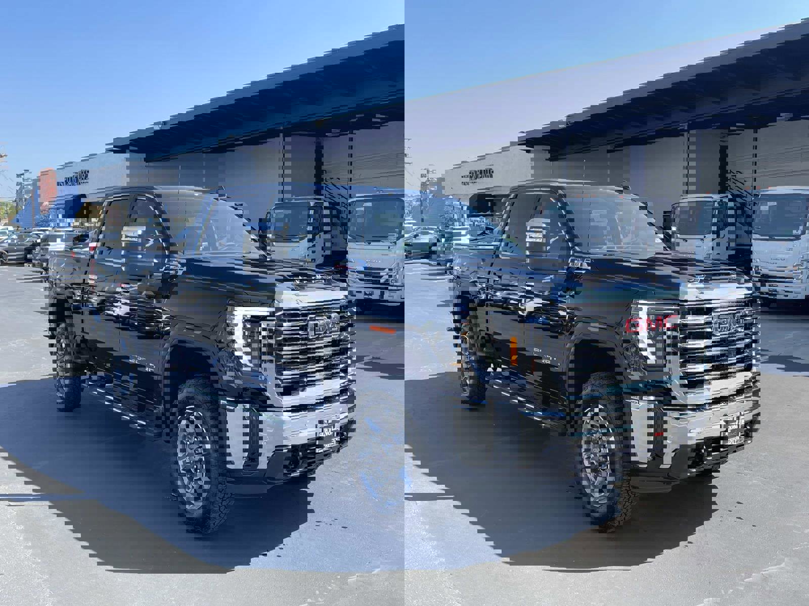 New 2026 GMC Sierra 2500 SLT w/ SLT Premium Package image 3