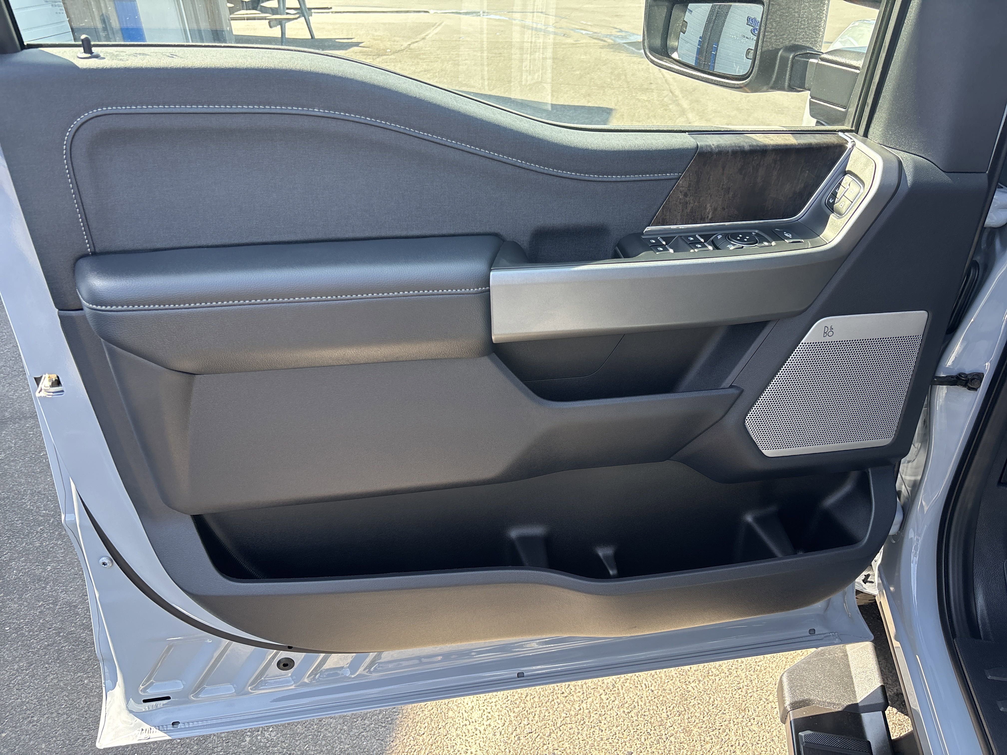 New 2025 Ford F250 Lariat w/ Lariat Ultimate Package image 15