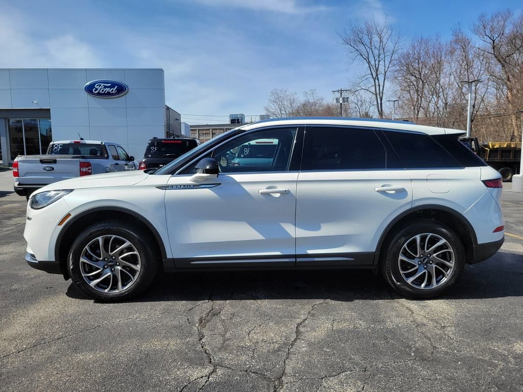 Used 2022 Lincoln Corsair AWD w/ Equipment Group 101A image 2