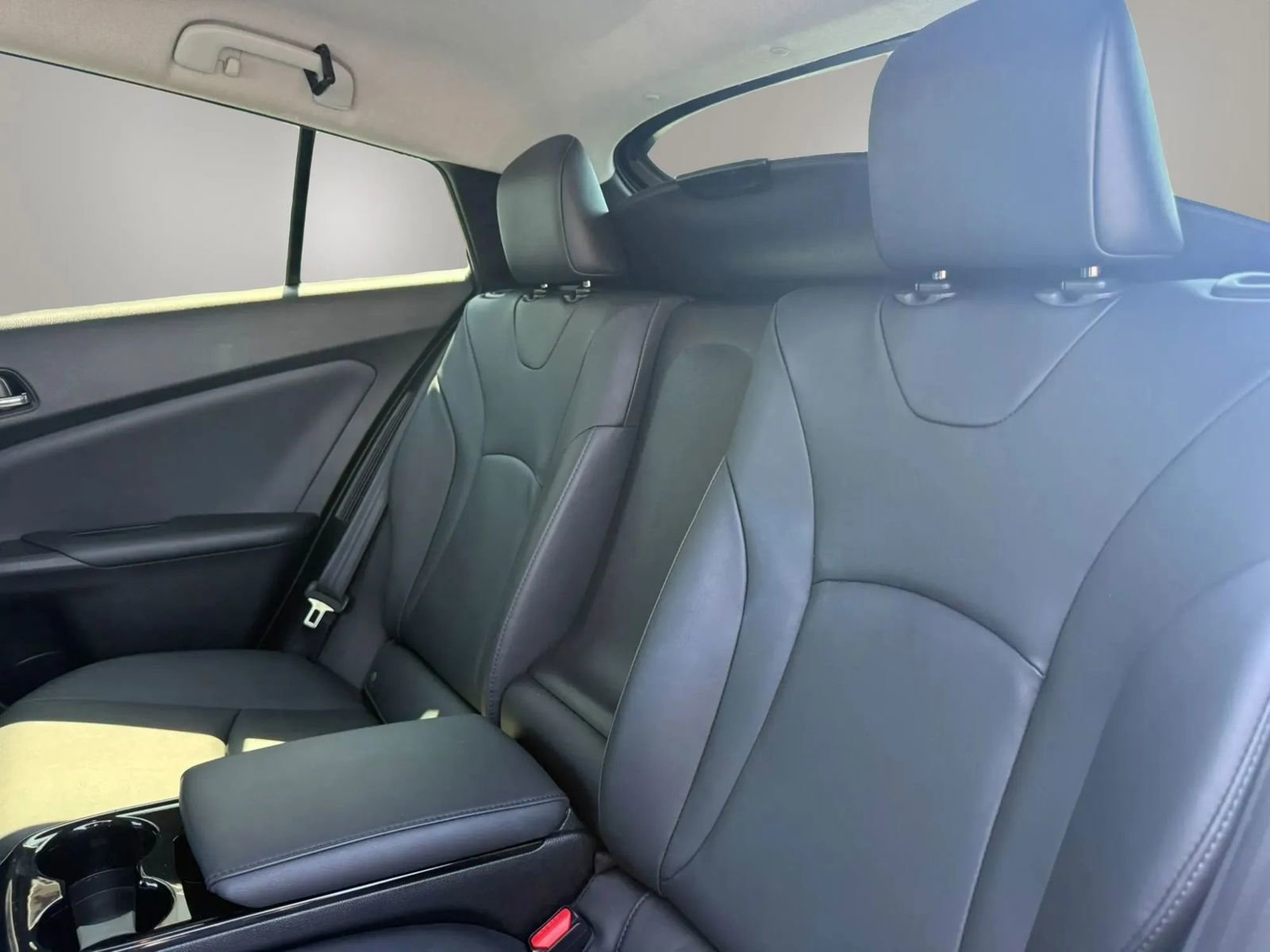 Used 2019 Toyota Prius Prime Advanced FWD image 30