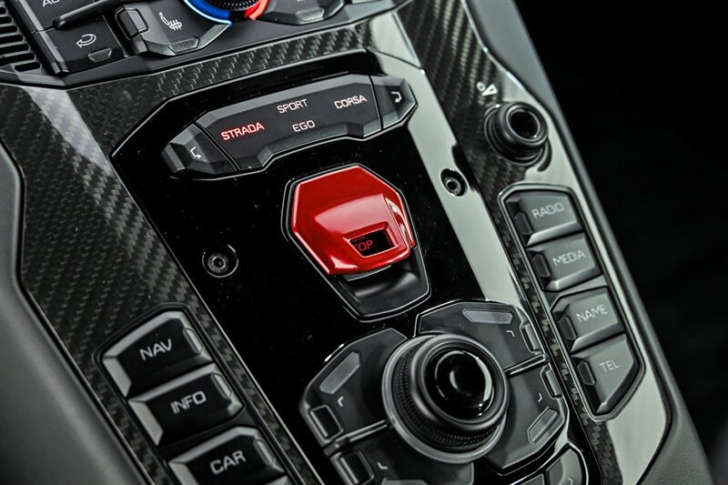 Used 2017 Lamborghini Aventador S AWD/4WD image 31