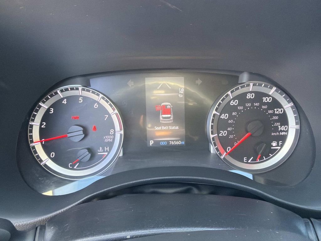 Used 2022 Toyota Highlander L image 28