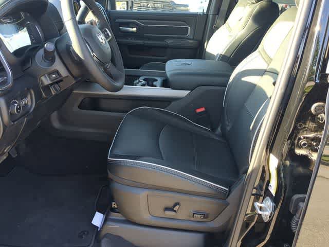 New 2026 RAM 3500 Laramie AWD/4WD image 17