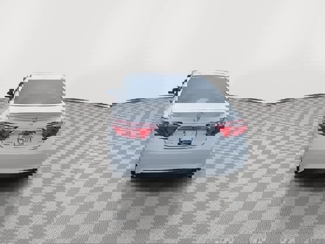 Used 2015 Toyota Camry SE FWD image 7