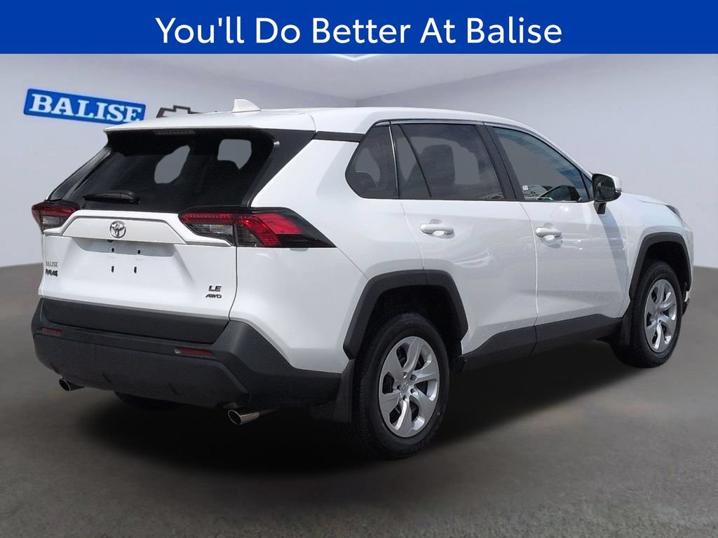 Used 2024 Toyota RAV4 LE AWD/4WD image 4