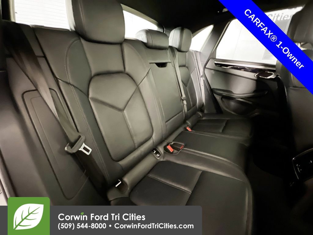 Used 2024 Porsche Macan image 15