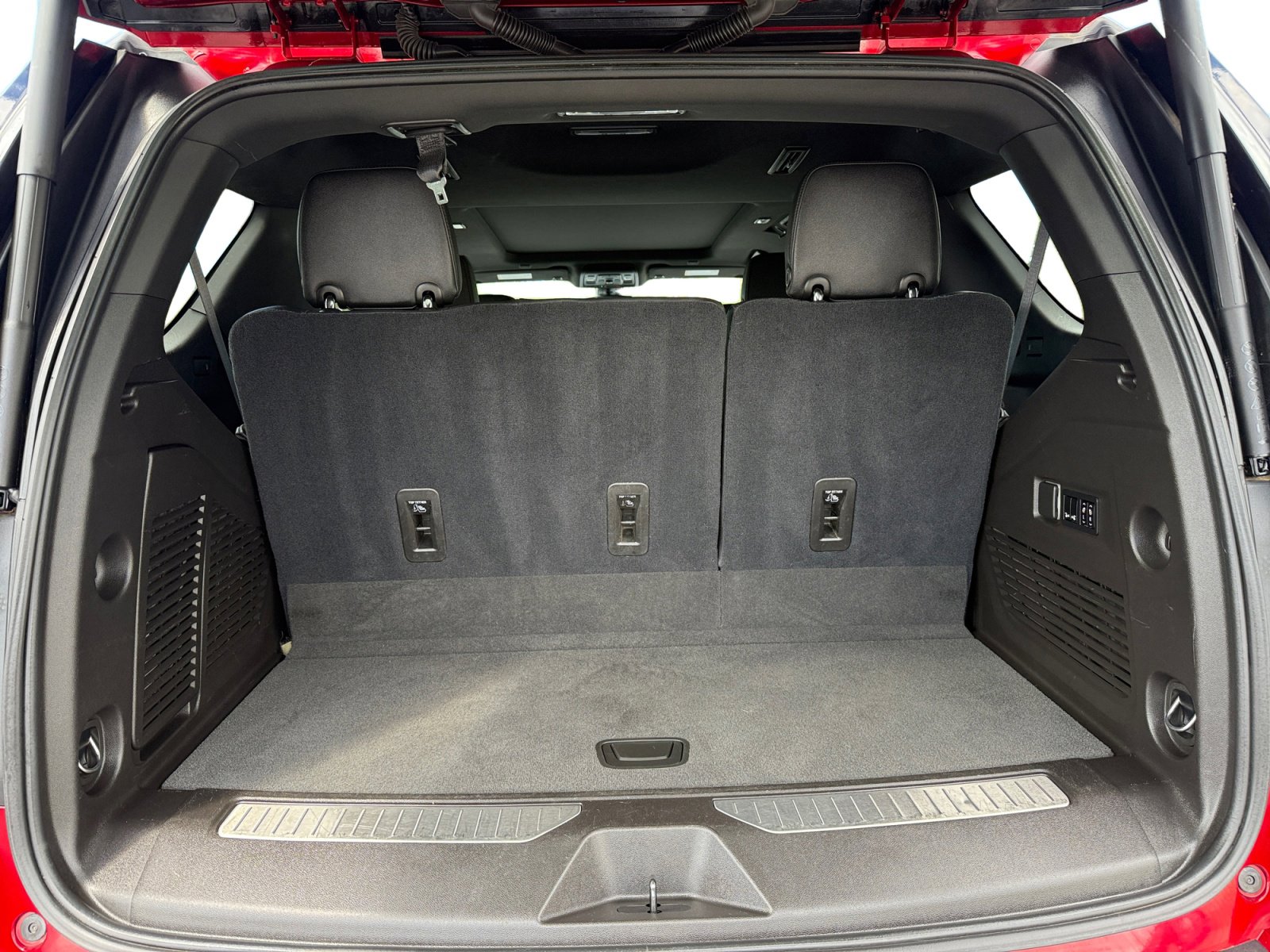 Used 2021 Chevrolet Tahoe Z71 w/ Z71 Off-Road Package image 17