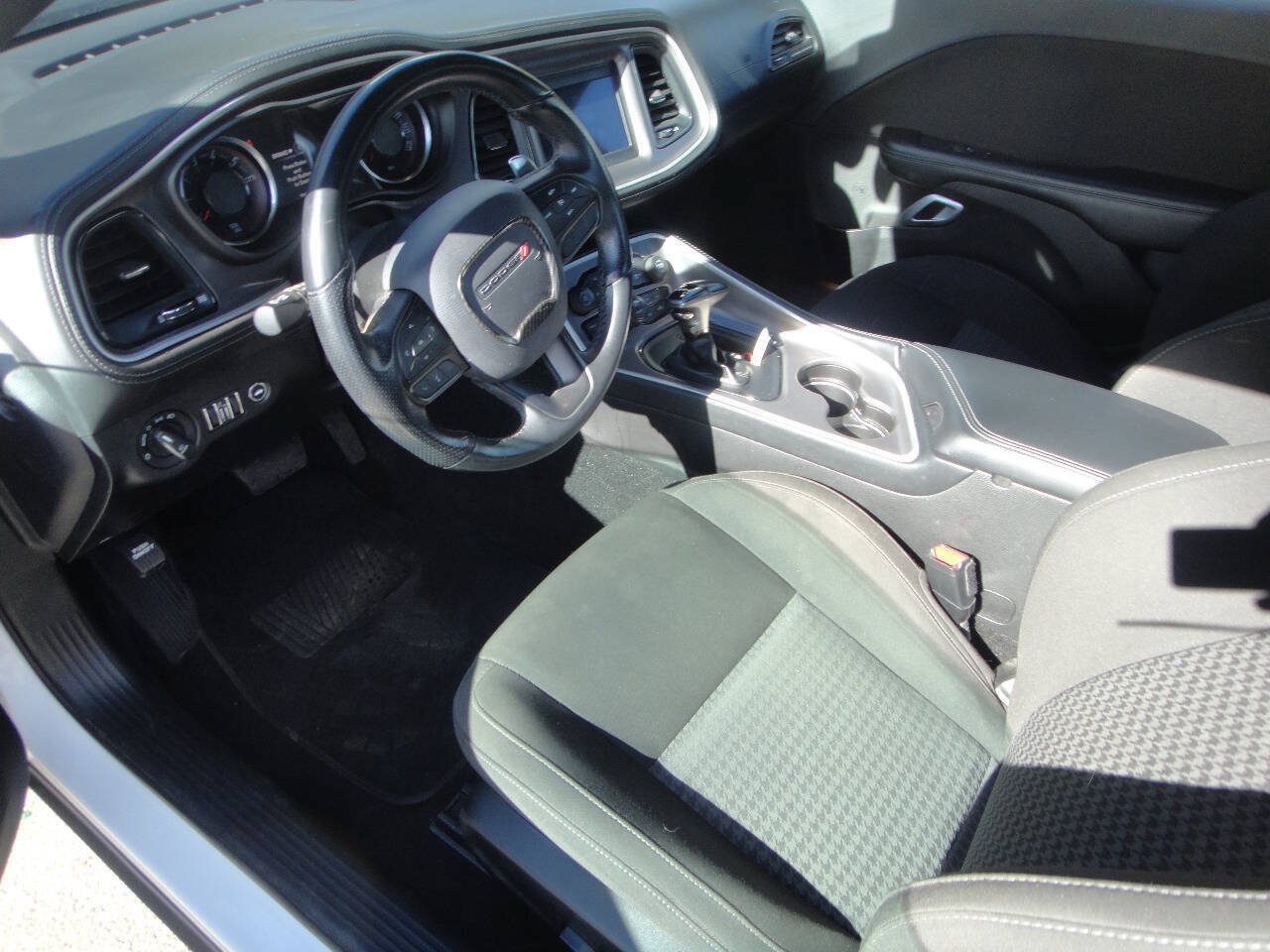Used 2022 Dodge Challenger GT AWD/4WD image 7