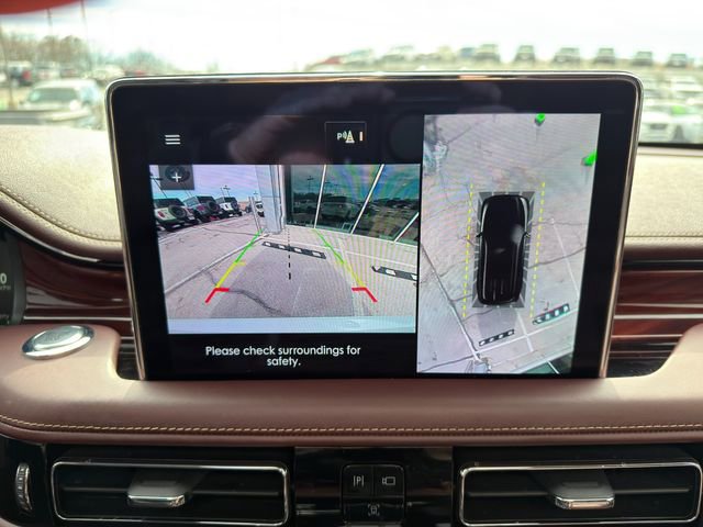 Used 2023 Lincoln Aviator Black Label w/ Class IV Trailer Tow Package image 31