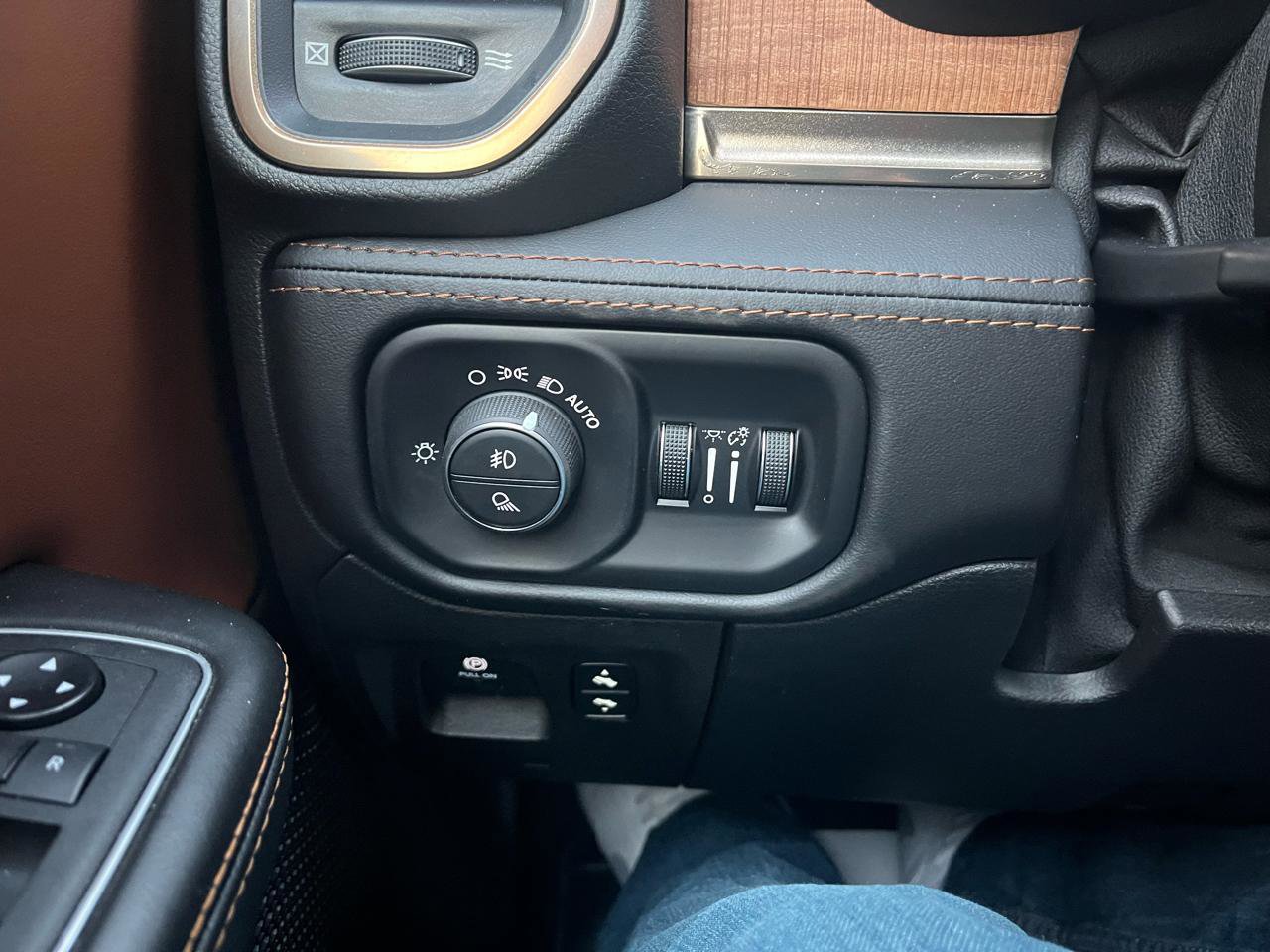 Used 2021 RAM 1500 Limited AWD/4WD image 12