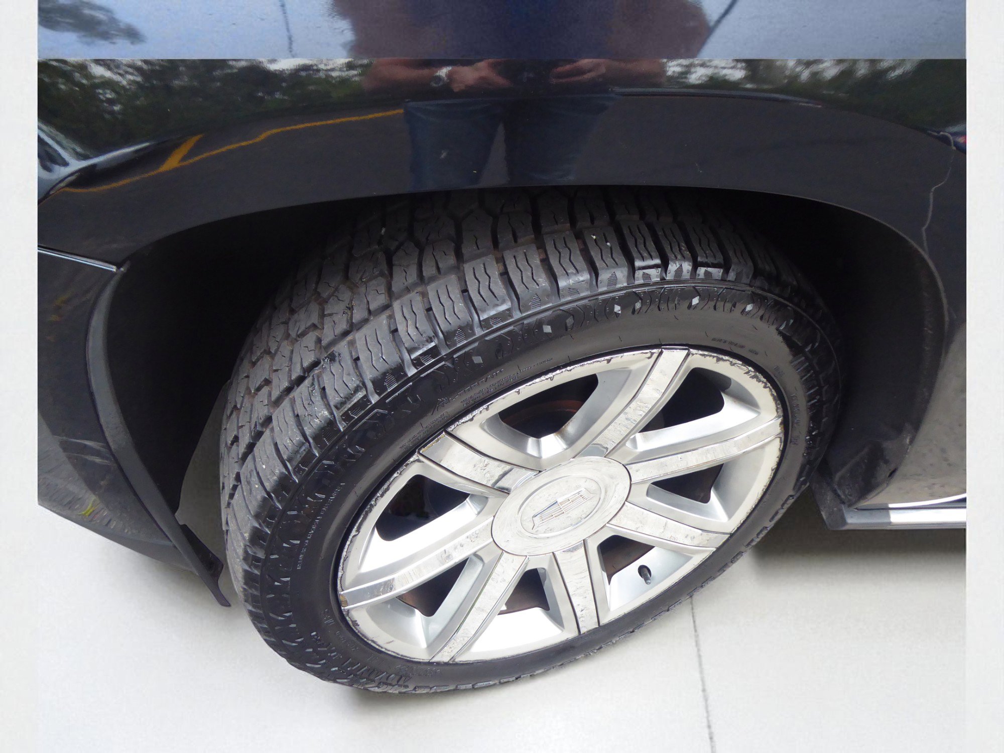 Used 2020 Cadillac Escalade ESV Premium Luxury image 29