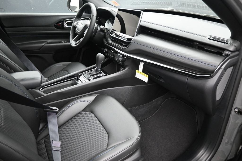 New 2026 Jeep Compass Latitude AWD/4WD image 24