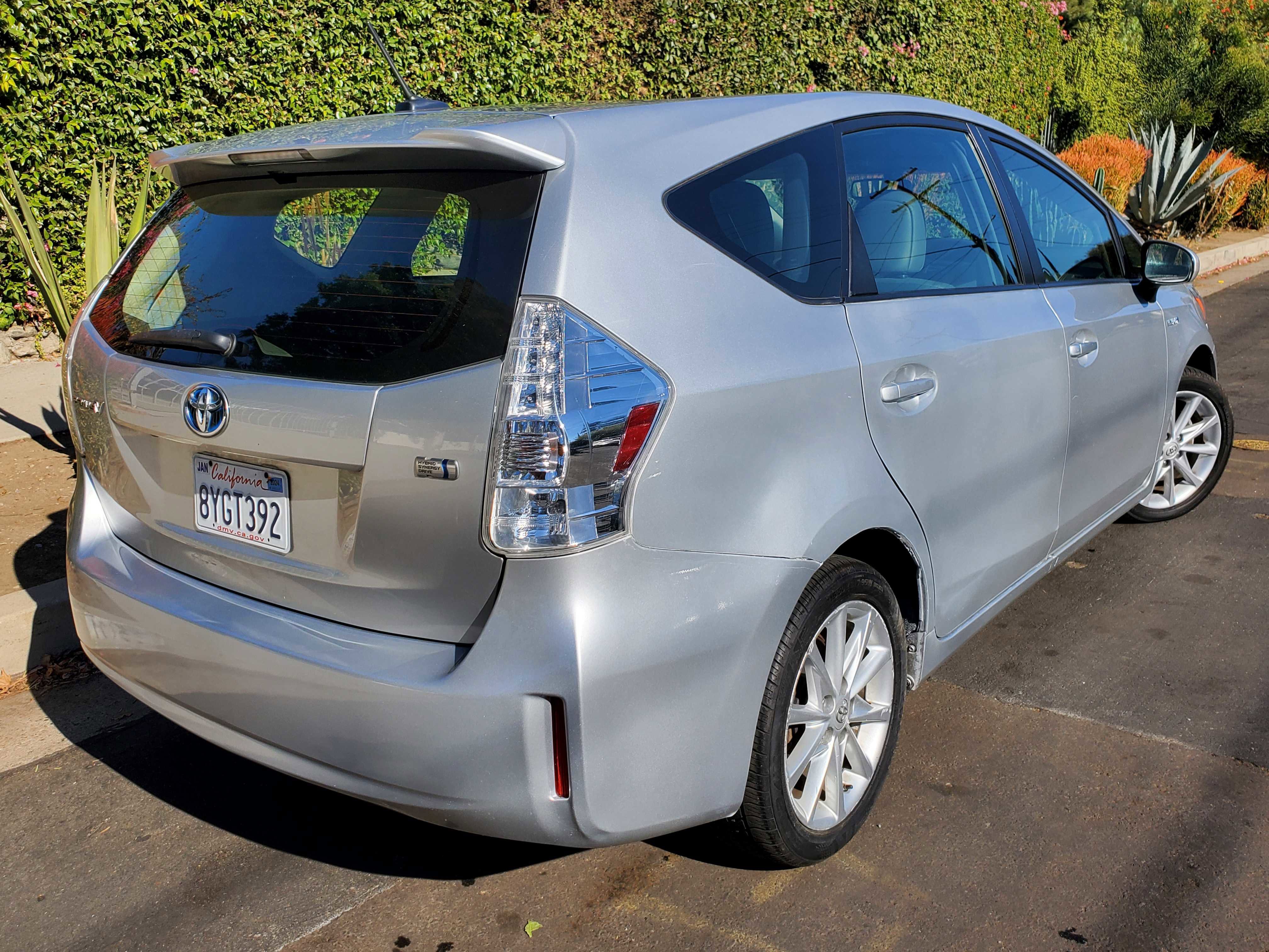 Used 2012 Toyota Prius V Five FWD image 4