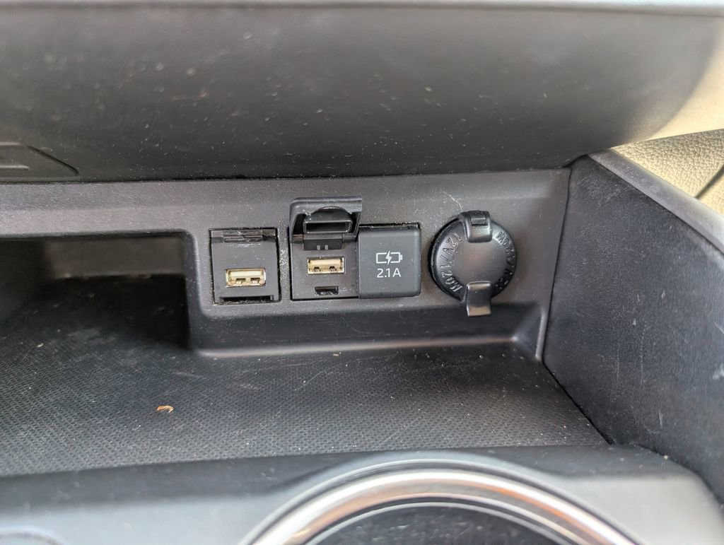 Used 2020 Toyota Highlander XLE image 15