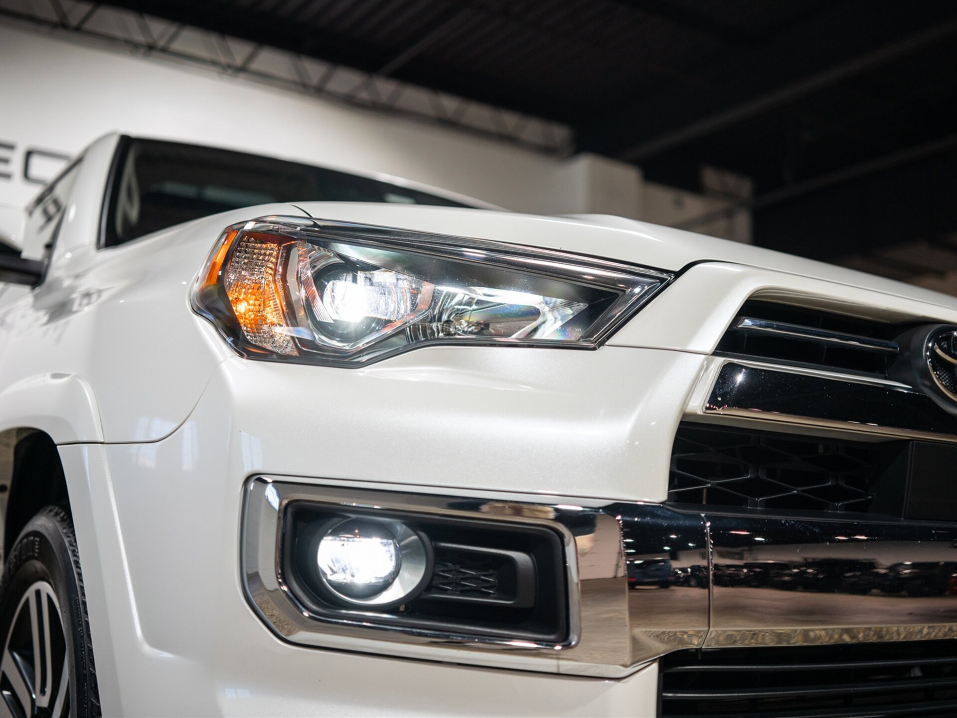 Used 2021 Toyota 4Runner Limited AWD/4WD image 16