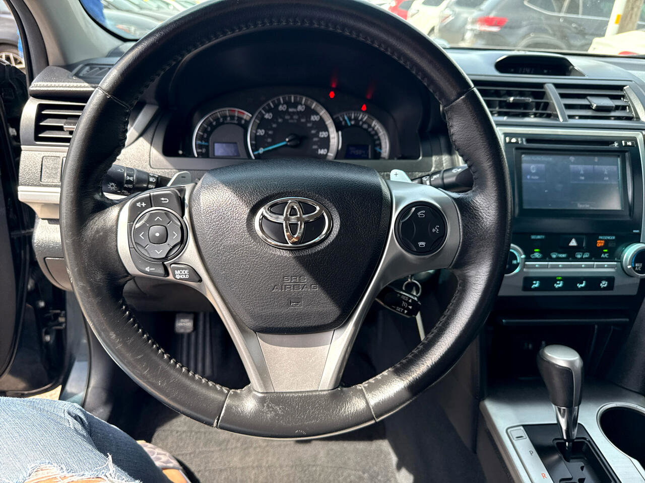 Used 2014 Toyota Camry SE image 16